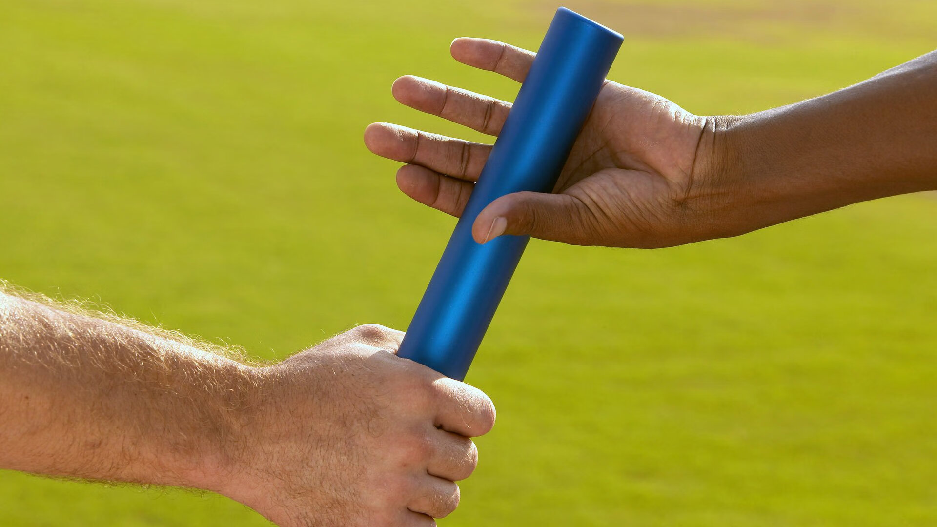 “快攻制胜！新都福乐球赛选手展现非凡技艺”