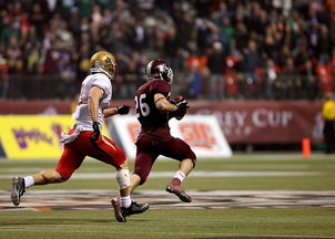 开云综合服务-加拿大队在赛制中的表现：如何调整战术应对不同对手，加拿大队与中国队