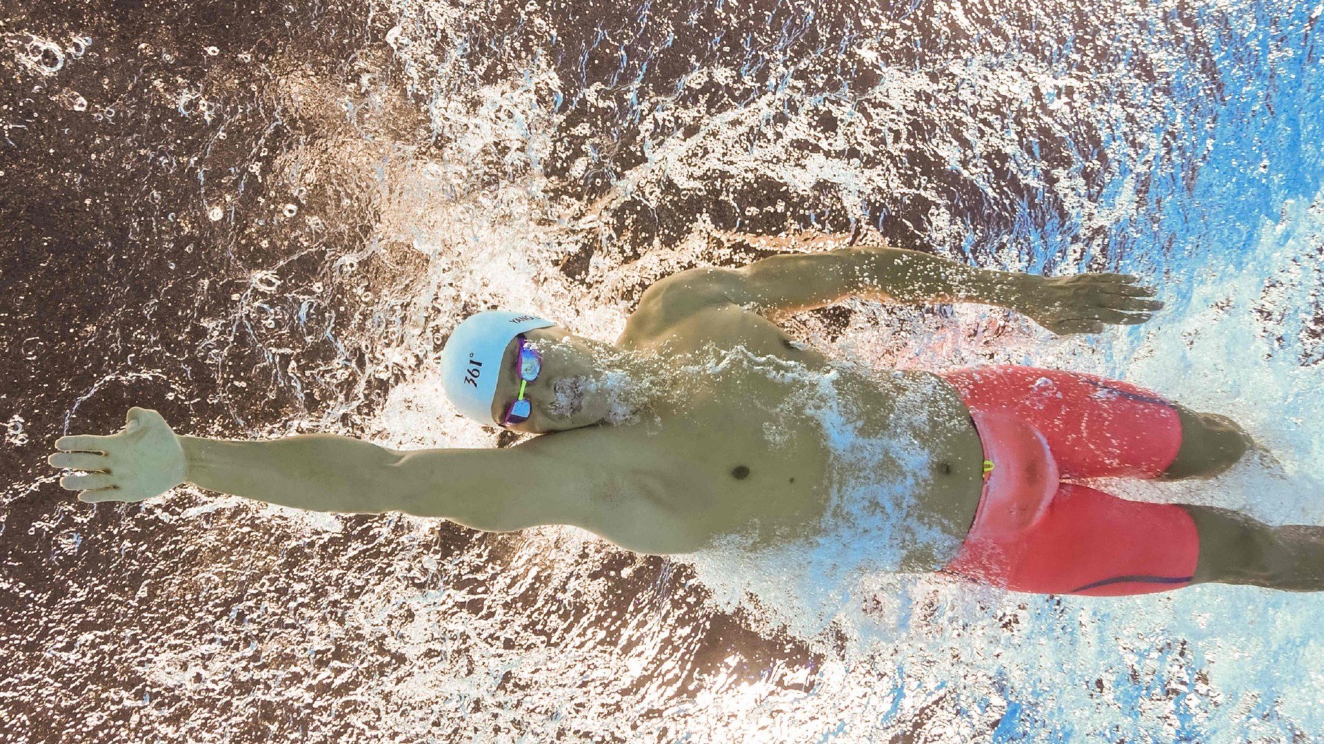 接力战术灵活多变,团队配合紧密,参与团队接力