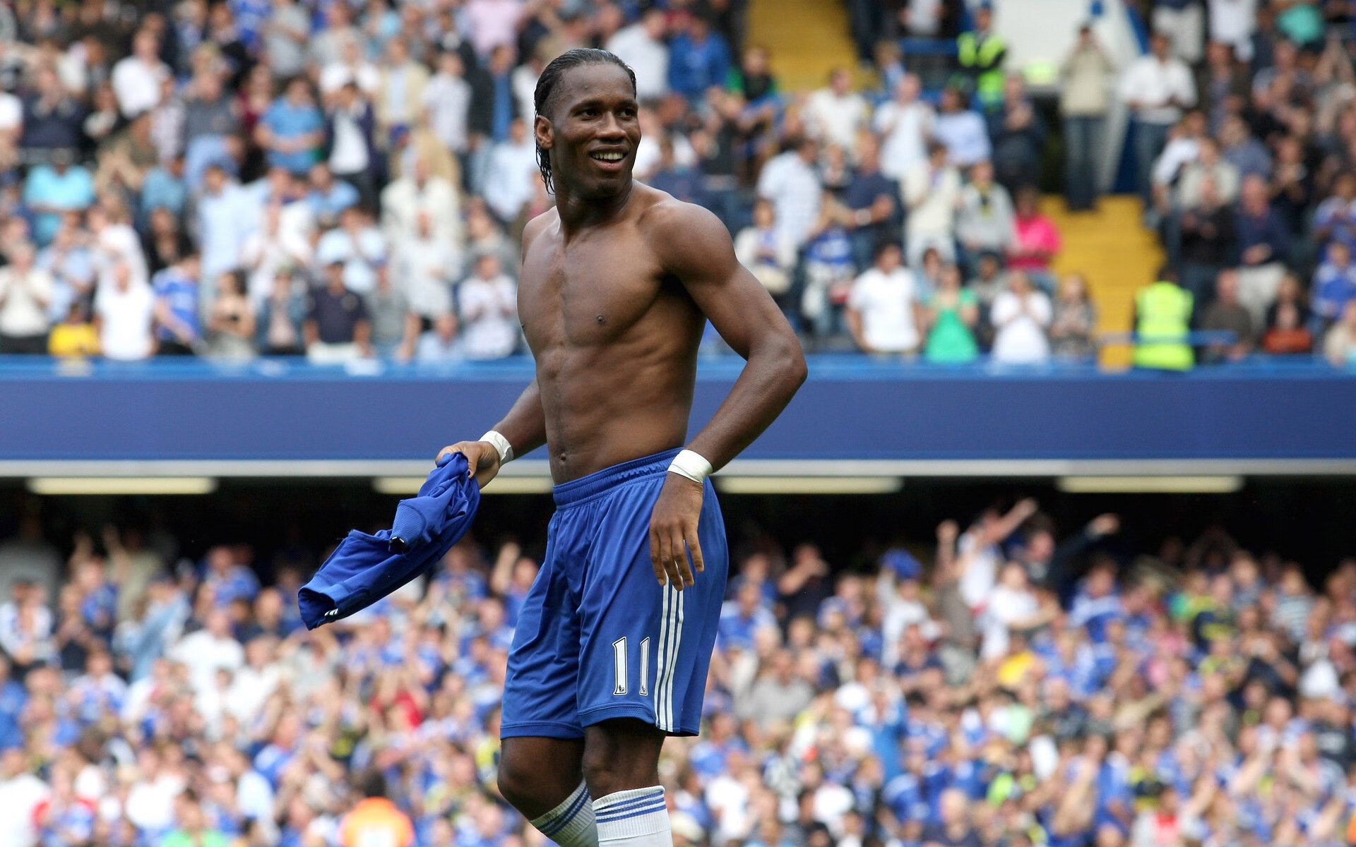 法兰克福左右调度拉扯出进攻空间，法兰克福t2